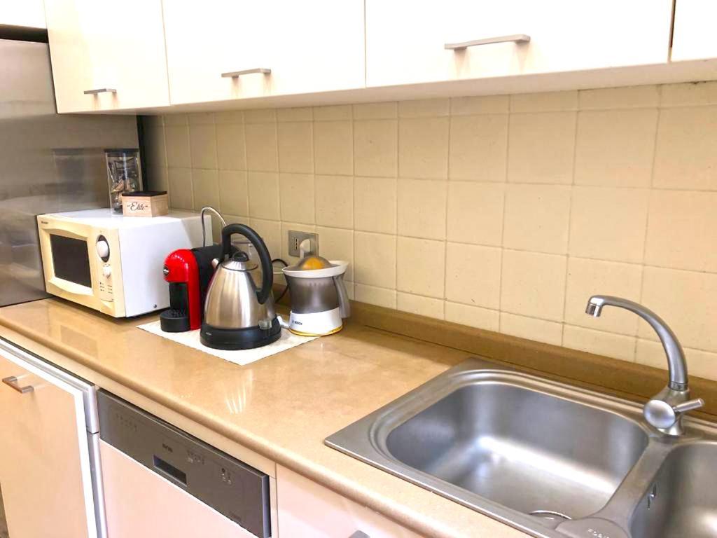 Castel Morrone Apartment มิลาน ภายนอก รูปภาพ