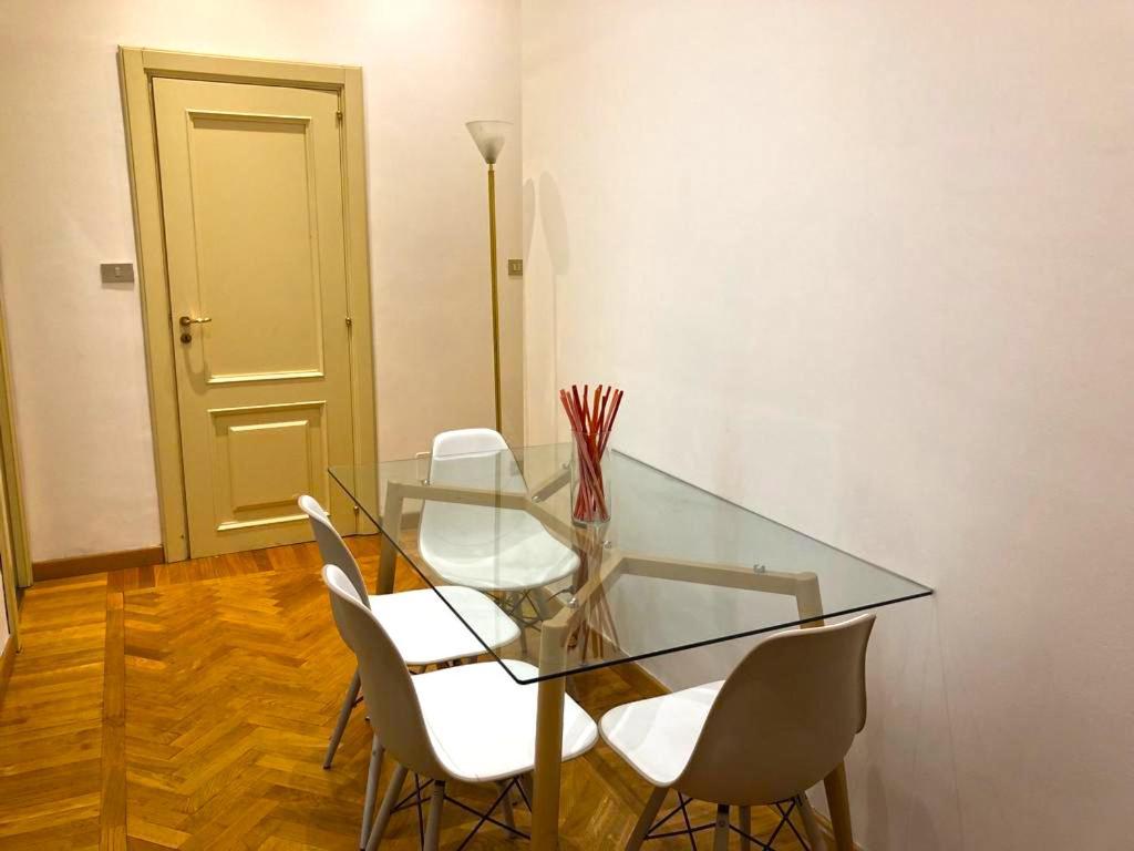 Castel Morrone Apartment มิลาน ภายนอก รูปภาพ